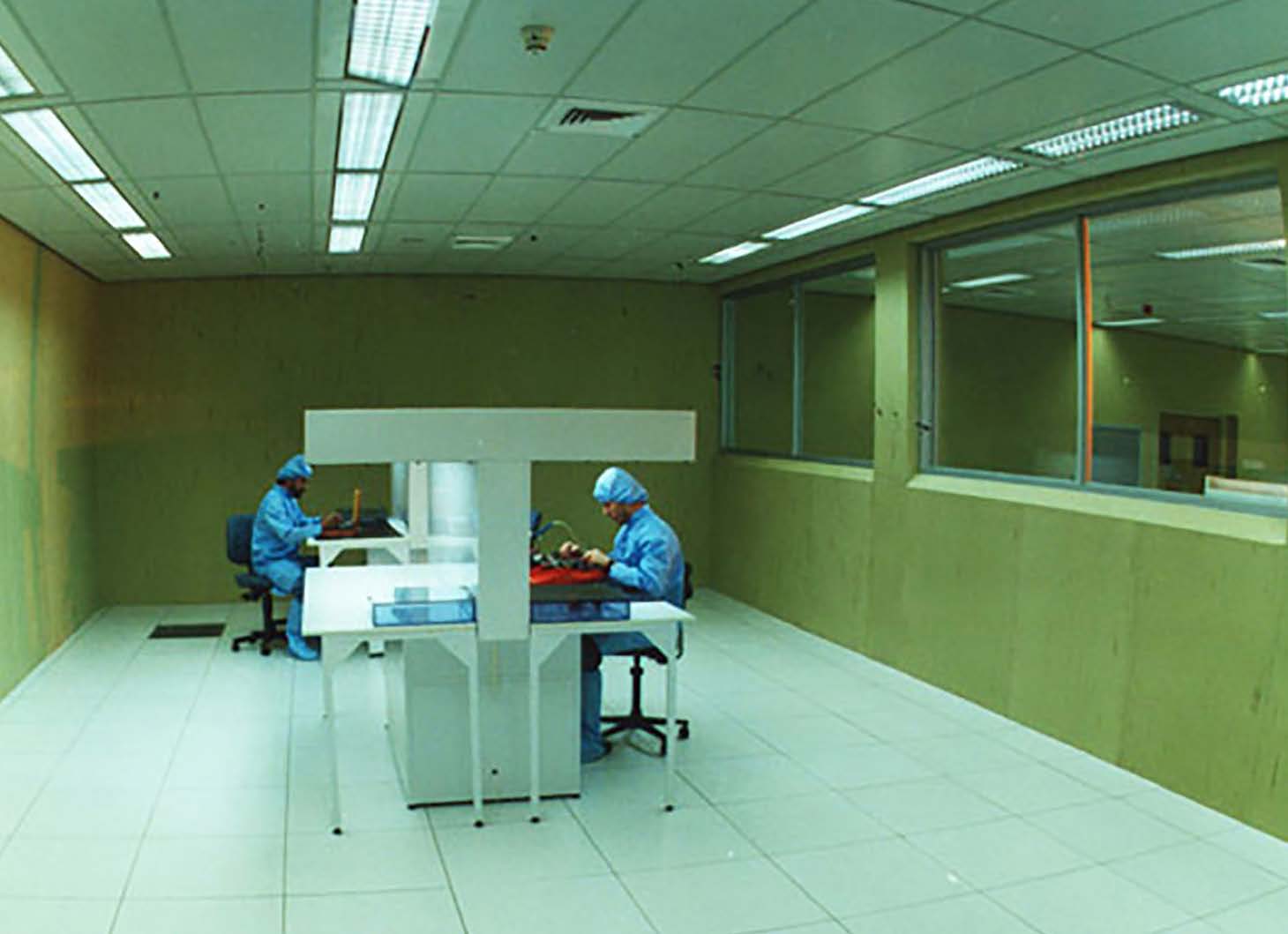 Clean room w głównym budynku Advena Central Laboratories.